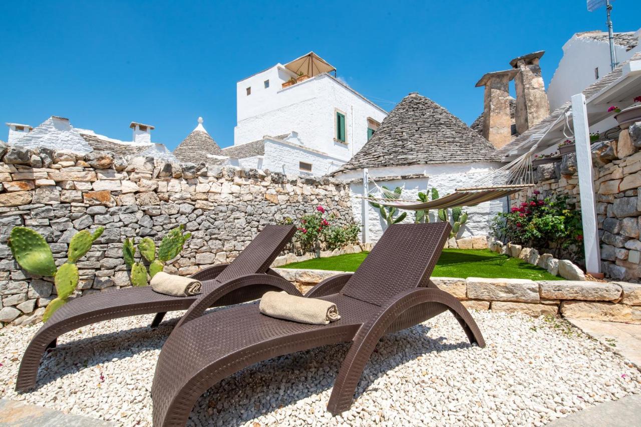 אלברובלו Trulli Holiday Deluxe & Wellness מראה חיצוני תמונה