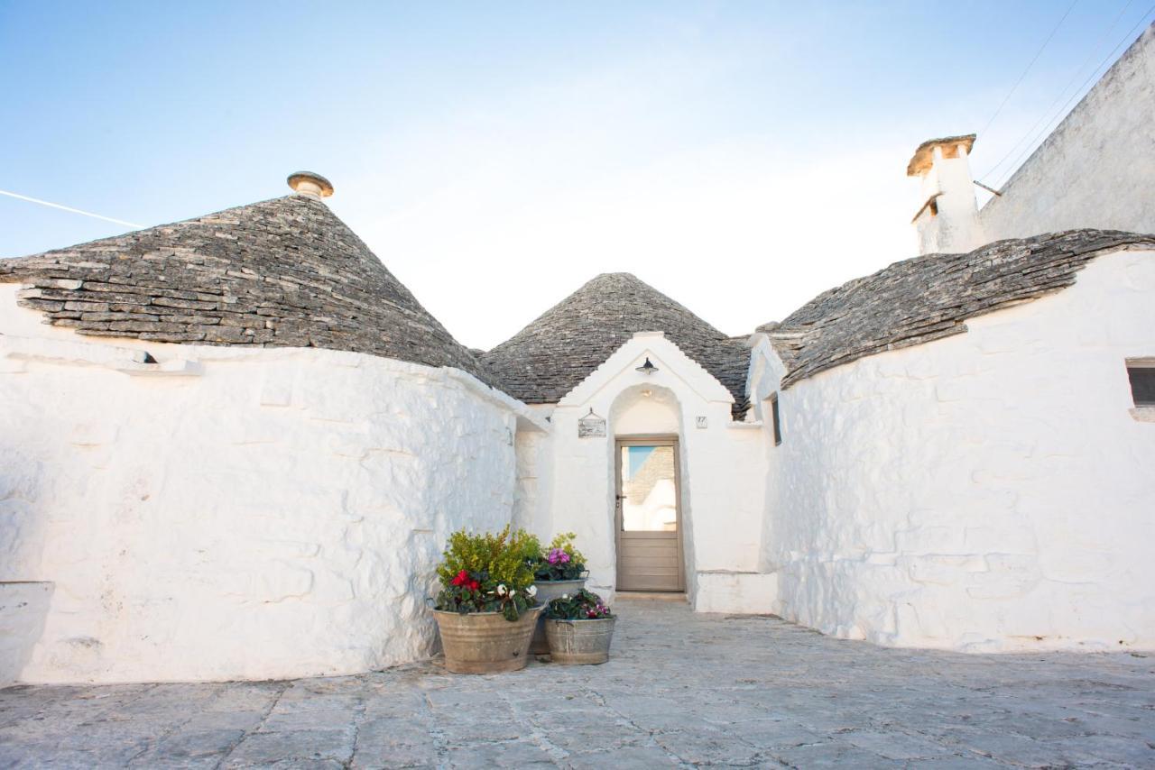 אלברובלו Trulli Holiday Deluxe & Wellness מראה חיצוני תמונה