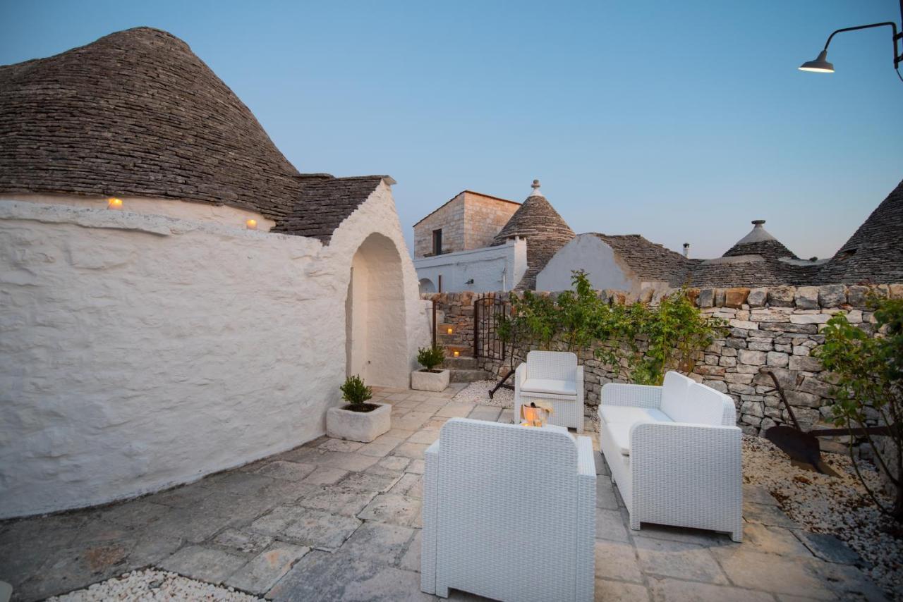 אלברובלו Trulli Holiday Deluxe & Wellness מראה חיצוני תמונה