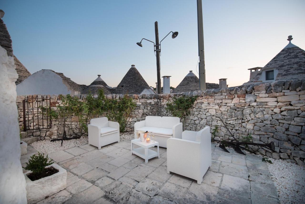 אלברובלו Trulli Holiday Deluxe & Wellness מראה חיצוני תמונה