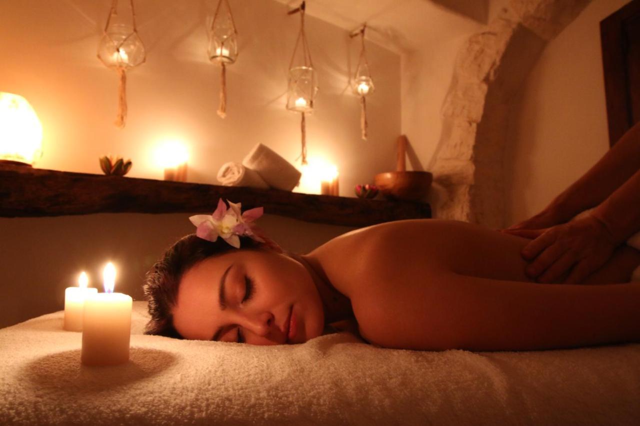 אלברובלו Trulli Holiday Deluxe & Wellness מראה חיצוני תמונה