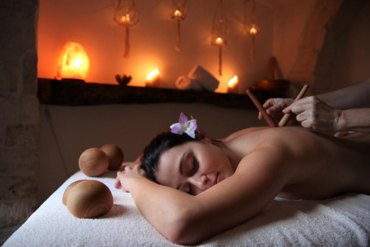 אלברובלו Trulli Holiday Deluxe & Wellness מראה חיצוני תמונה