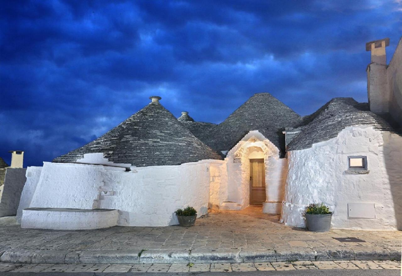 אלברובלו Trulli Holiday Deluxe & Wellness מראה חיצוני תמונה